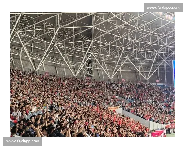 苏超单场 3 万观众破纪录!媒体人:看热闹正是足球魅力的起点